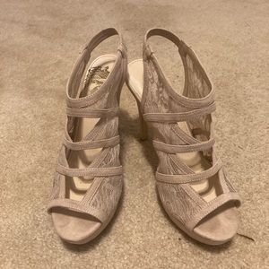 Tan Lacey heals